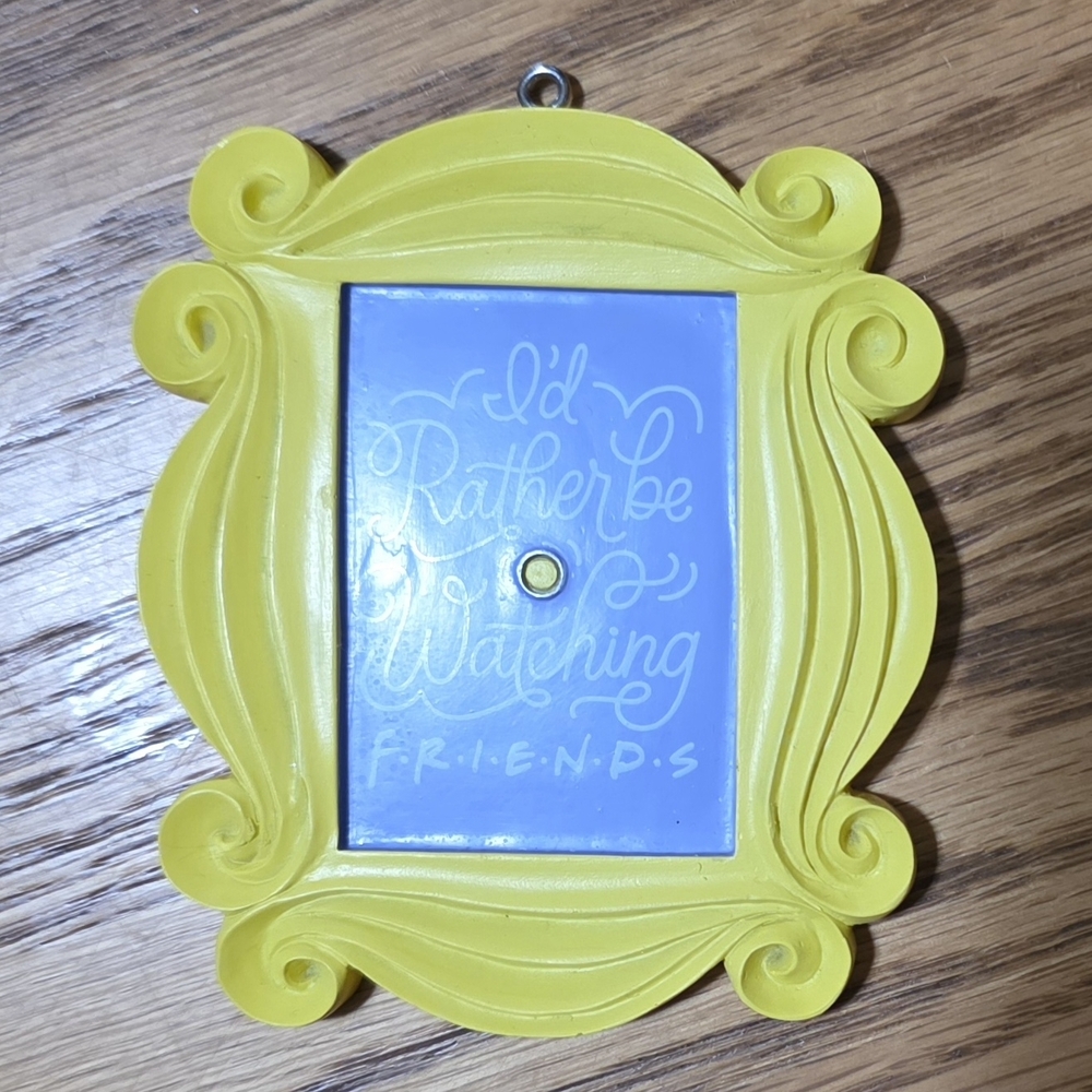 Friends Keyhole Frame Ornament